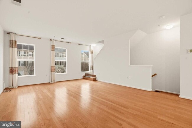 Building Photo - 108 Moore Dr