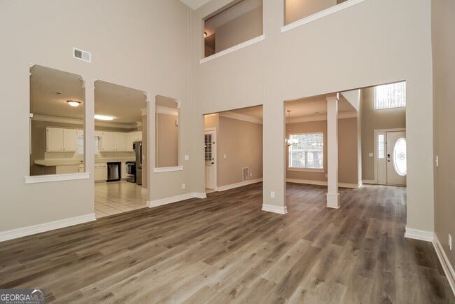 Building Photo - 355 Woodstream Dr