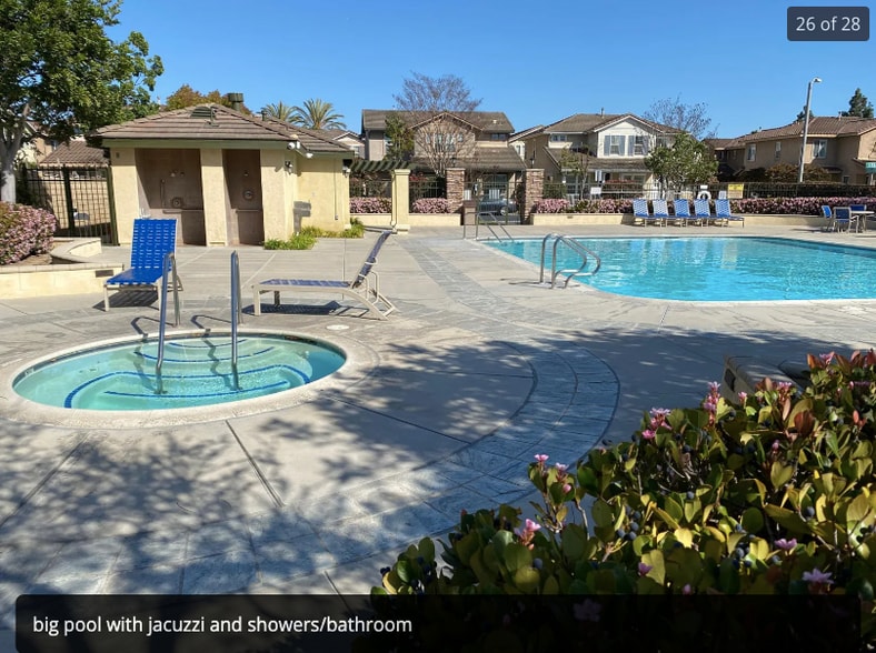 Building Photo - 22992 Serra Dr