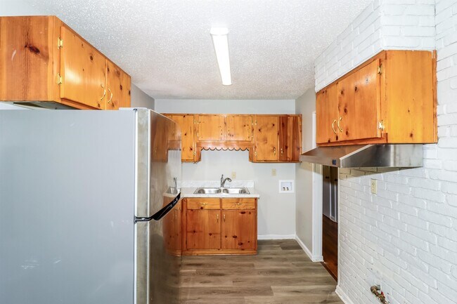 Building Photo - 4815 Marcel Ave