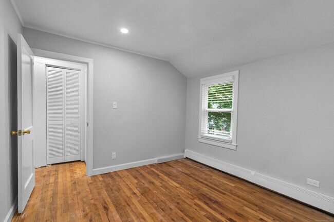 Building Photo - 232 Melville Dr