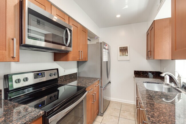 Building Photo - 3281 S Stafford St