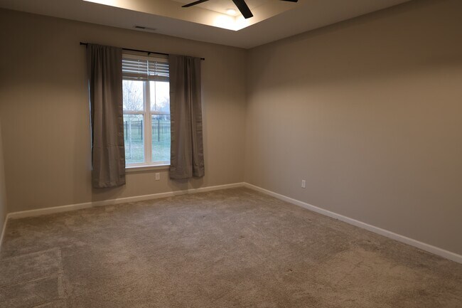 Building Photo - 2951 Daylily Dr