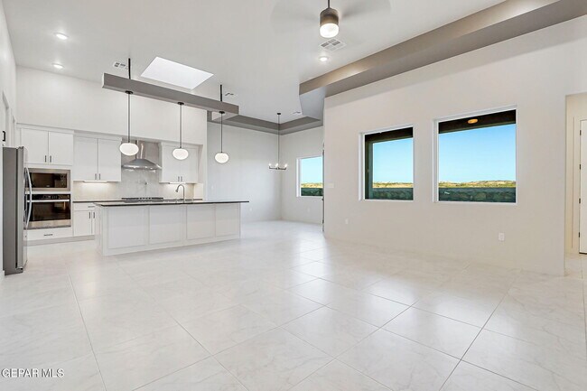 Building Photo - 836 Eltham Dr