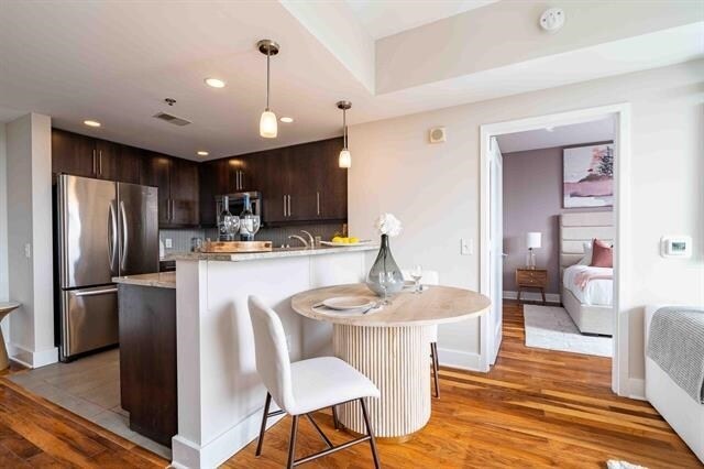 Building Photo - 800 Jackson St