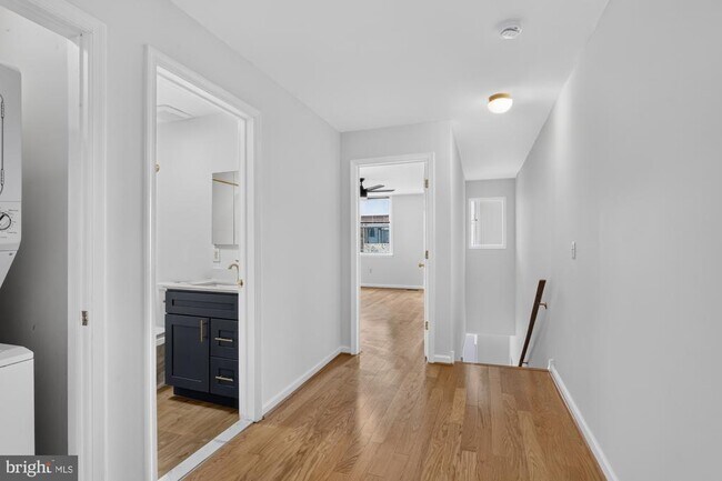 Building Photo - 704 N 18th St