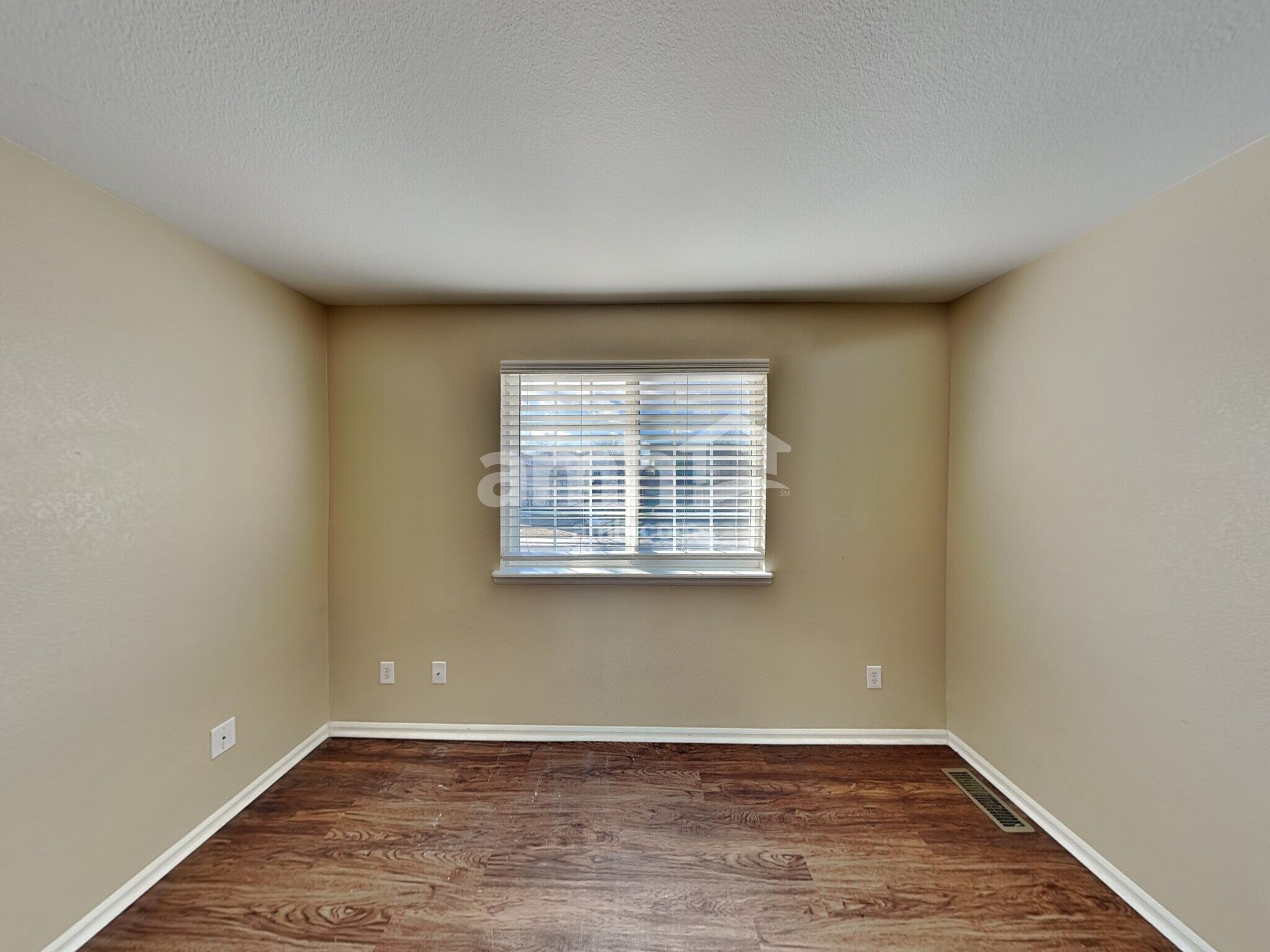 Building Photo - 2320 S Gibralter Way