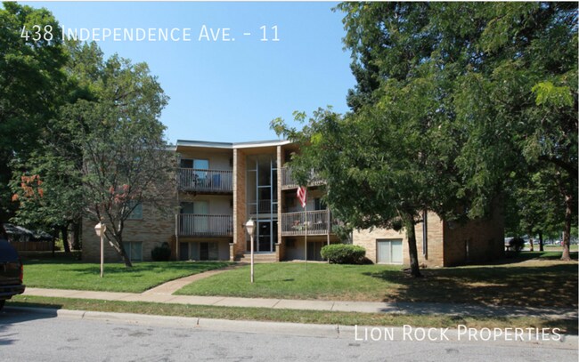 Building Photo - Charming Two Bedroom in the heart of Champ...