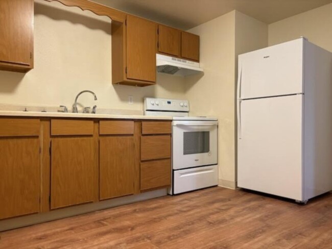 Building Photo - Modern 2-Bed, 1-Bath Fourplex Unit for Ren...