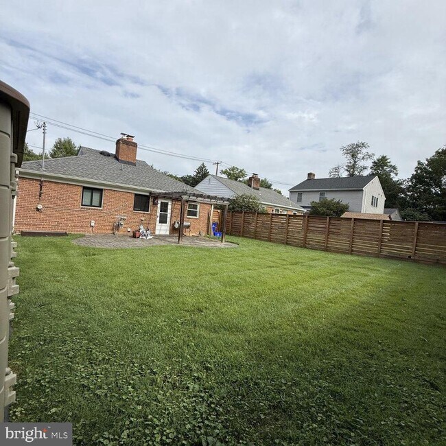 Building Photo - 9917 Lorain Ave