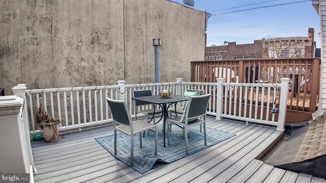 Building Photo - 434 Catharine St