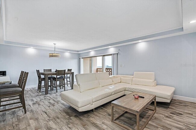 Building Photo - 2401 Bayshore Blvd