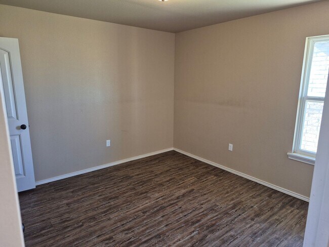 Building Photo - Cypress Home