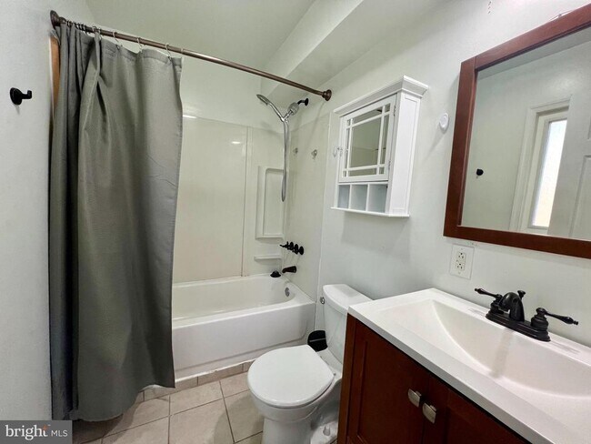 Building Photo - 117 Audubon Rd