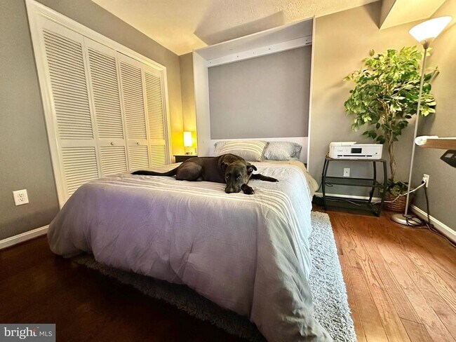 Building Photo - 7678 Willow Point Dr