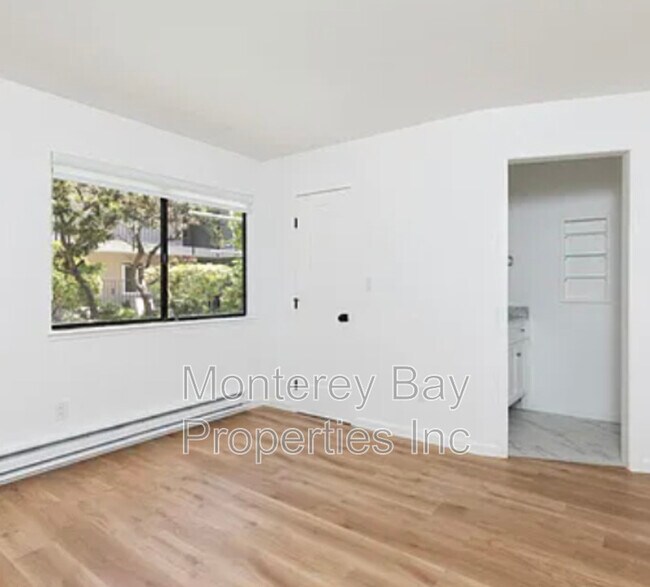 Building Photo - 825 Balboa Ave