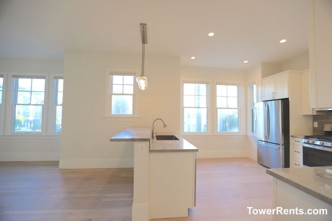 Building Photo - 306-308 Church St.