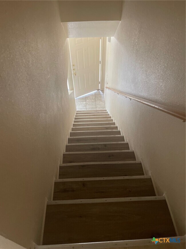 Building Photo - 2712 Vernice Loop