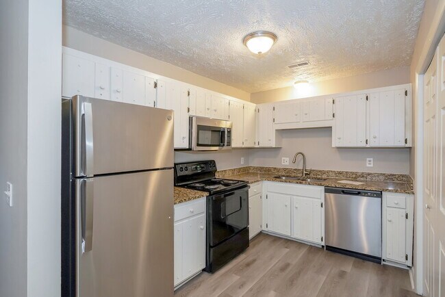 Building Photo - 833 Netherlands Dr