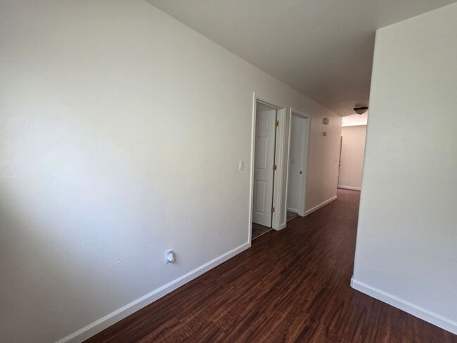 Building Photo - $300.00 off First Month's Rent!!!!!!