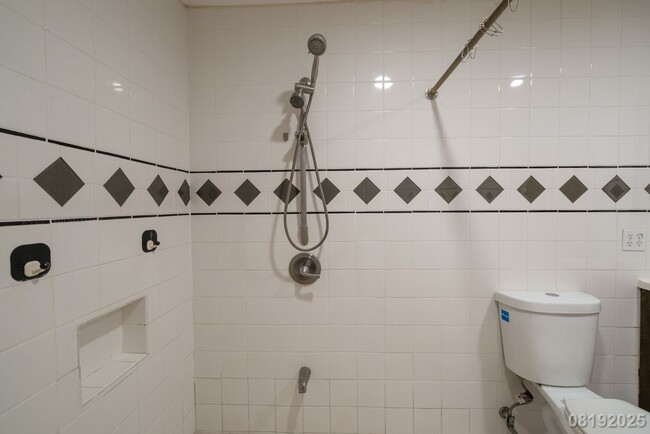 Building Photo - 1 Bd 1 Ba 1Pkg -Palolo - small pet negotia...