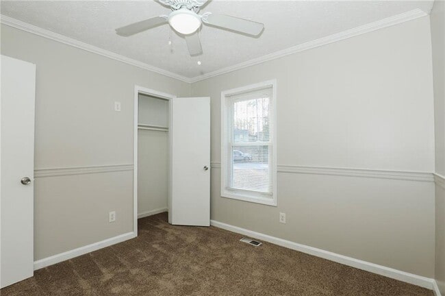 Building Photo - 206 Emily Dr