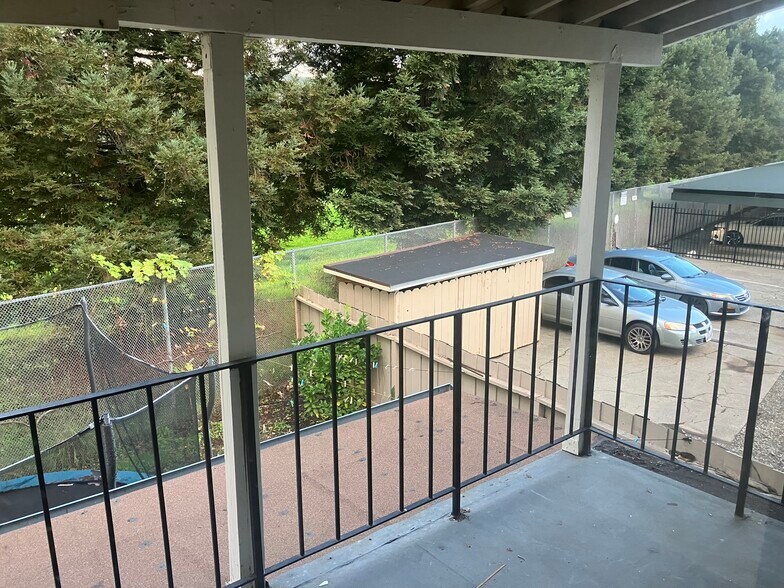 Building Photo - 2467 Colina Ct