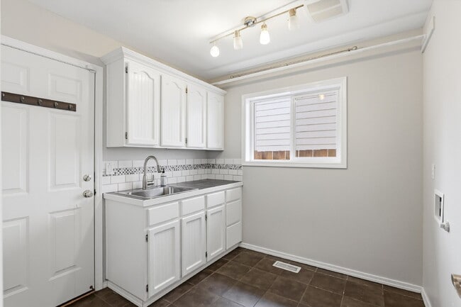 Building Photo - Elegant Executive Home in Desirable Camas – Minutes to SR-14, I-205 & Vancouver