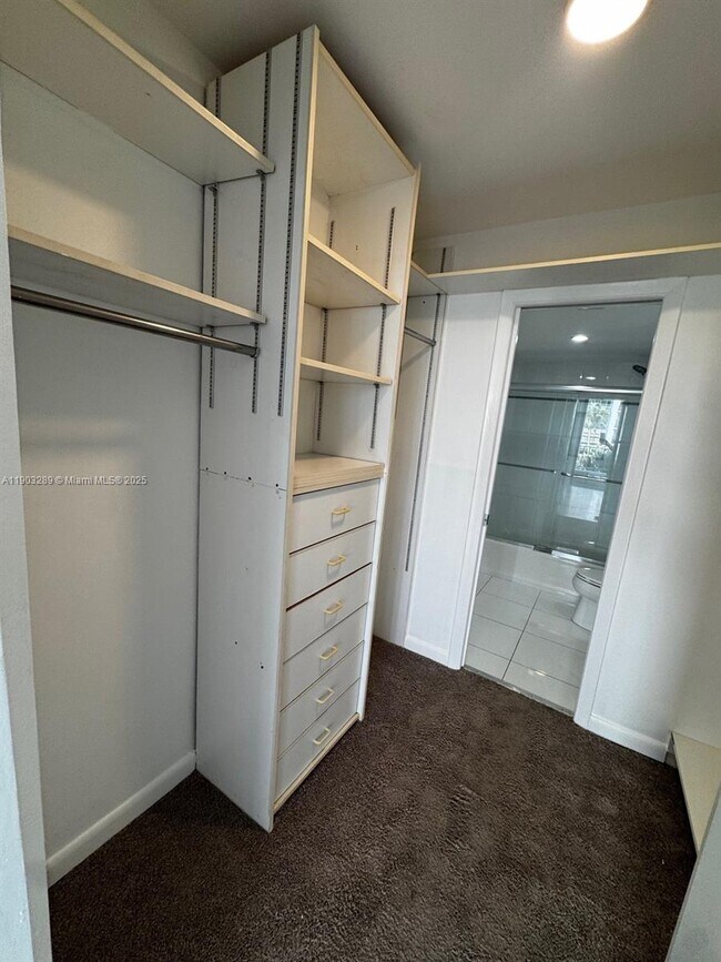 Building Photo - 200 SE 15th Rd