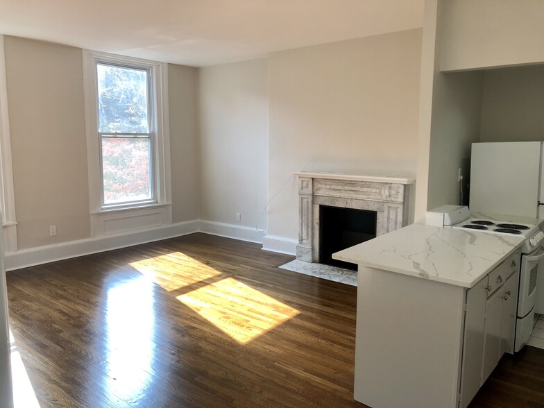 Primary Photo - 415 Beacon St
