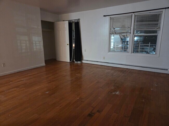 Building Photo - 703 Garfield Ave