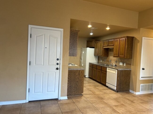 Building Photo - 5508 Aquarius Dr