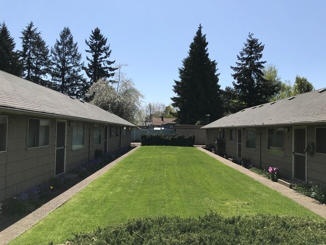 Interior Photo - 086-Friendship Court Apartments