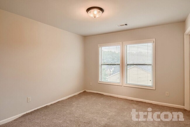 Building Photo - 345 Sand Bay Dr SW