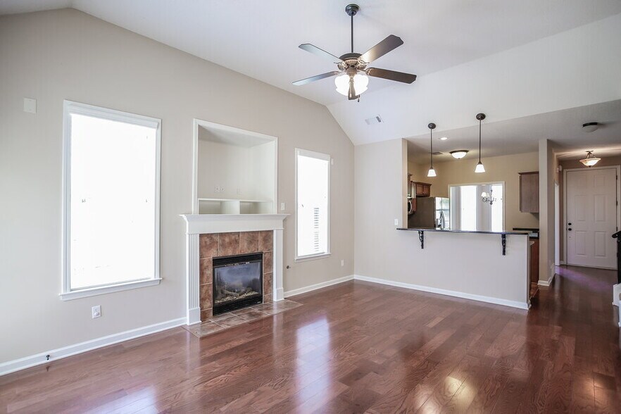 Building Photo - 4960 Bending Creek Cove