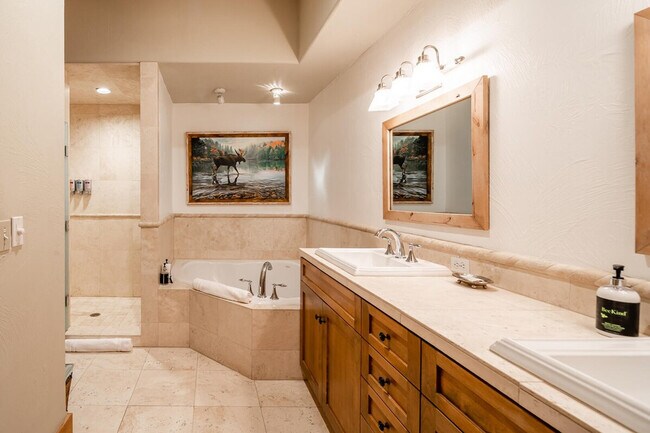 Building Photo - 66 Mountain Loop Rd