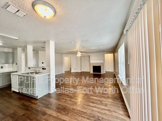 Building Photo - 2303 Bantry Ln