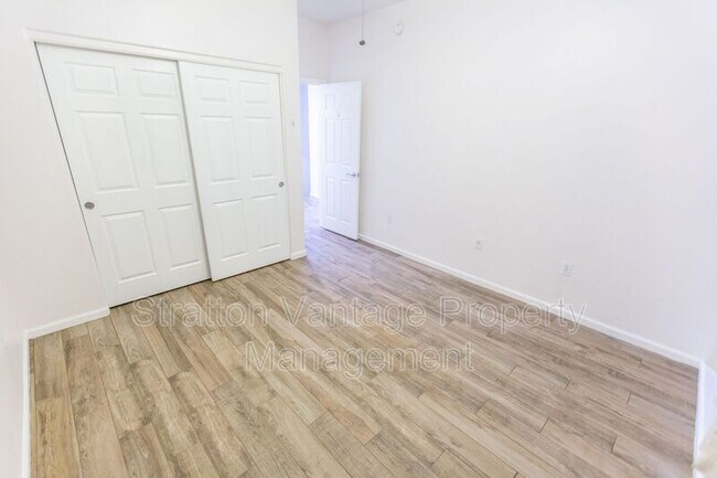 Building Photo - 3935 E Rough Rider Rd