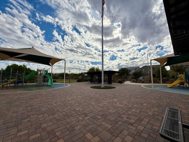 Building Photo - 4 BED, 2.5 BATH, 2 CAR-GARAGE, TWO-STORY, SINGLE FAMILY HOME FOR RENT w/ COMMUNITY POOL & SPA