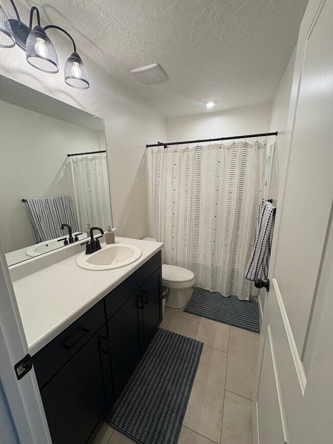 Building Photo - 9391 N Vernham Ln