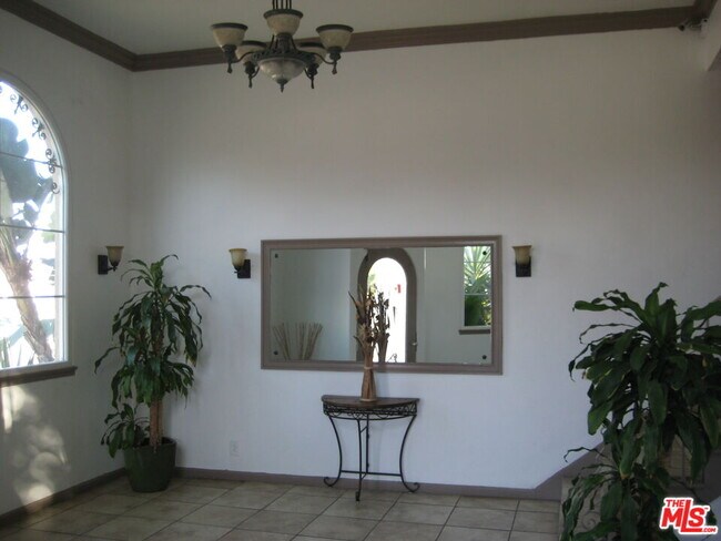 Building Photo - 5320 W Olympic Blvd