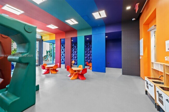 Building Photo - 88 SW 7th St