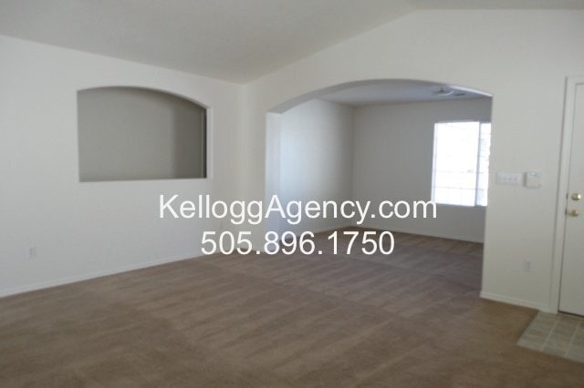 Building Photo - 3BD Plus Office/Bonus Room in Sierra Norte