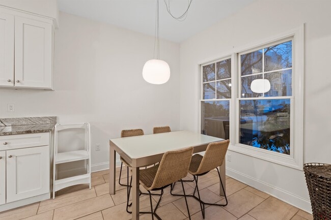 Building Photo - 36 Independence Way