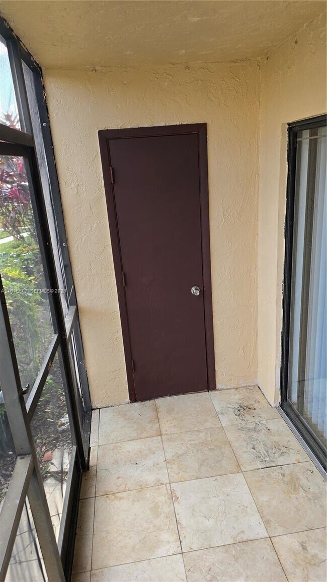 Building Photo - 871 NE 207th Ln