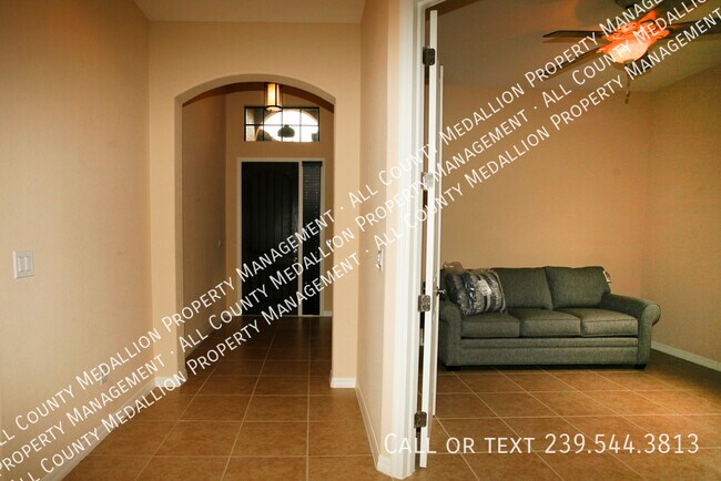Building Photo - 11070 Esteban Dr