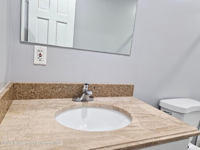 Building Photo - 124 Willow St