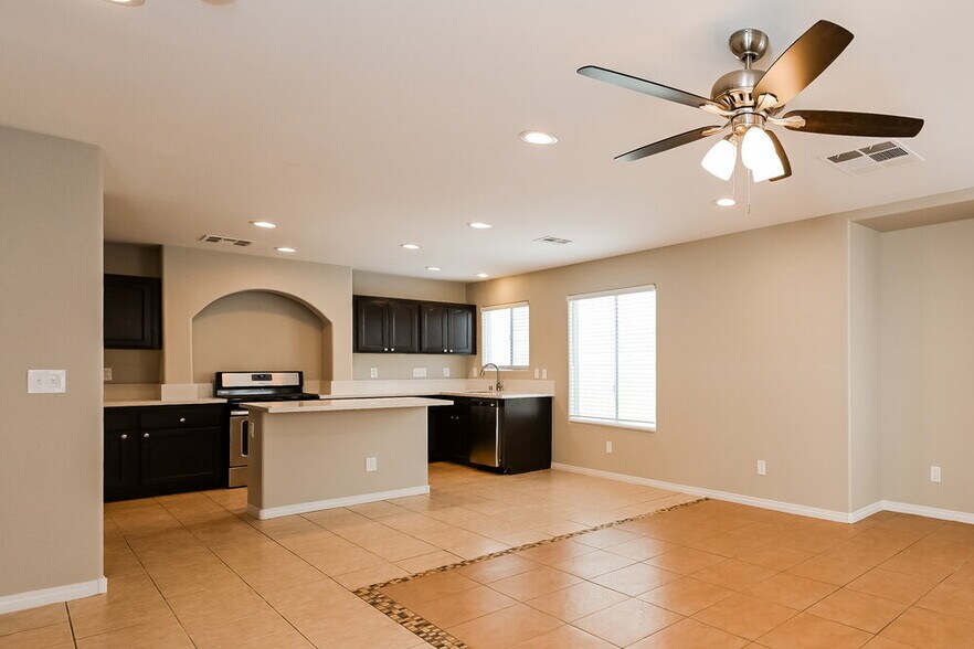Building Photo - 7315 Larix Rd