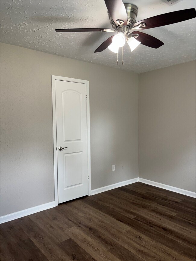 Building Photo - 15815 Whipple Tree Dr