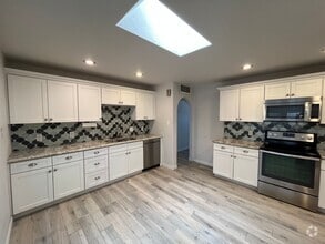 Building Photo - Beautiful Three Bedroom Scottsdale House w...